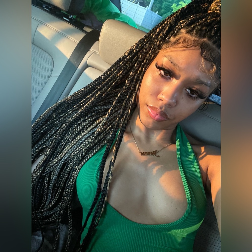 Meet your Posher, Iyannaa